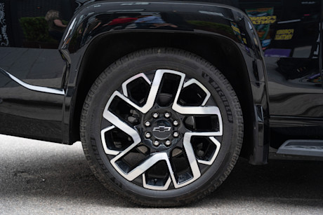 Editorial 2024 chevrolet silverado ev jw 3