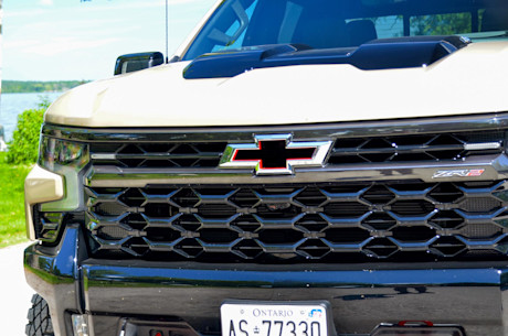 Chevrolet Silverado ZR2 2022 : essai routier Image