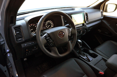 Nissan Frontier PRO-4X 2022 : essai routier Body Image