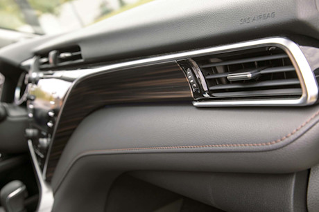 Editorial 2018 toyota camry xle v6 28 jw