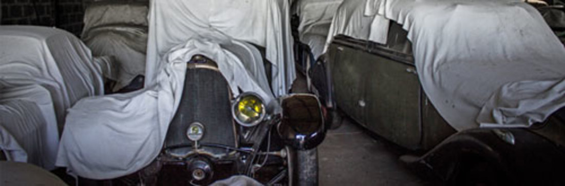 Rapport: Jolies françaises mises à nu – 54 beautés endormies mises aux enchères