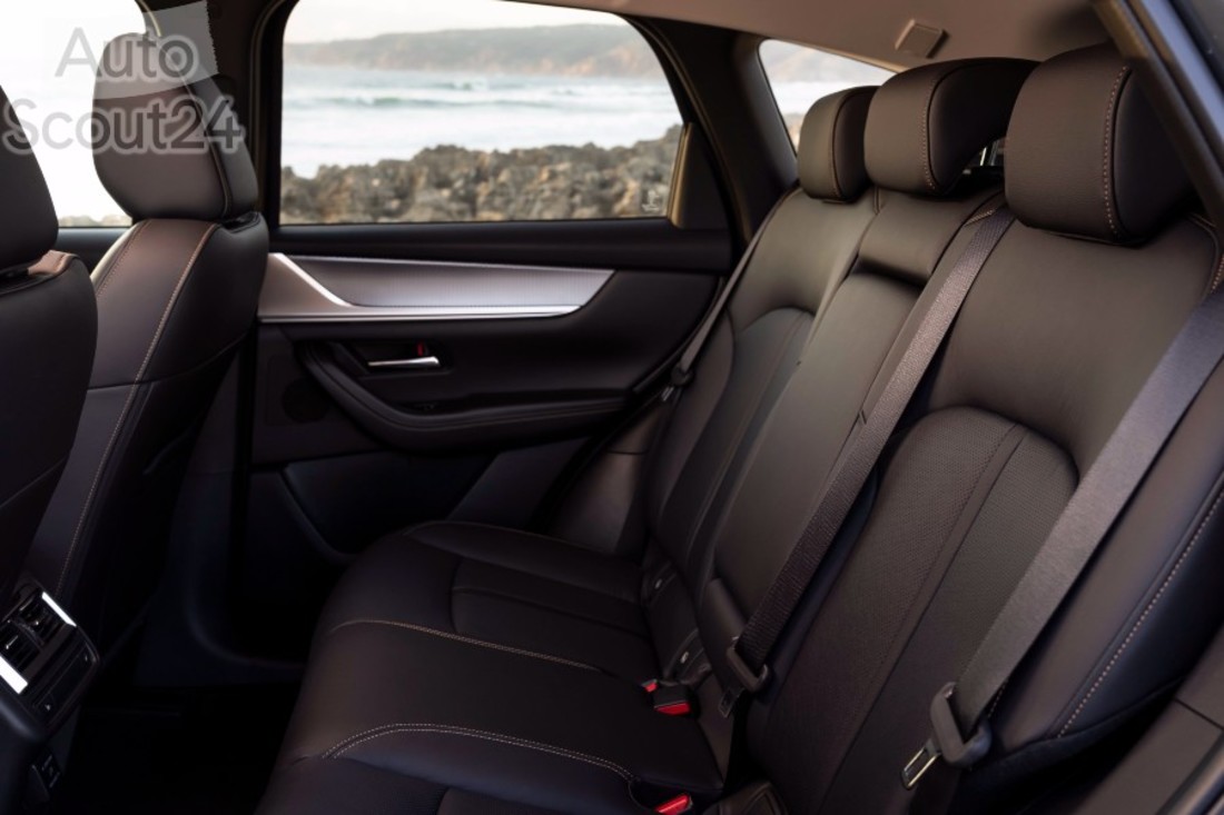 2022_mazda_cx-60_portugal_mg_int_003_lowres(1).jpg