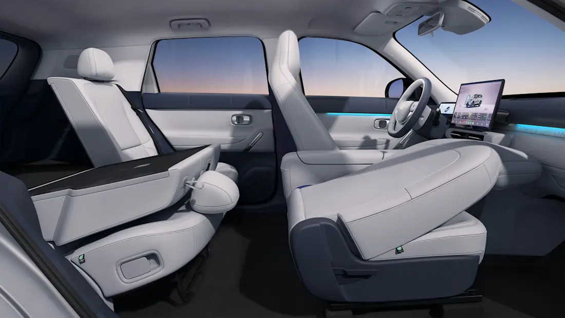 Interior - seats folding 1
