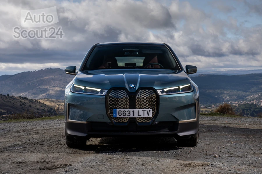 BMW IX 048