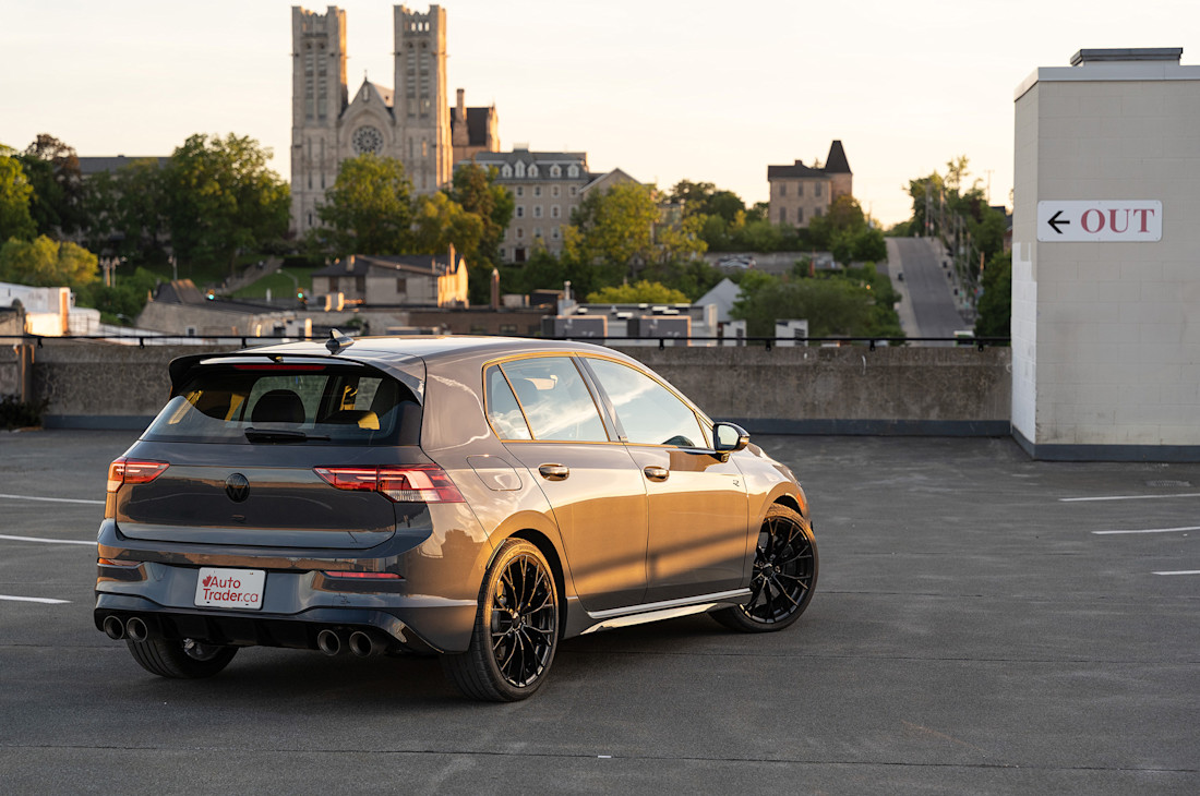 2026 Subaru Uncharted vs Volkswagen Golf R - NF - JW - 260807 - 9.jpg