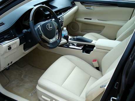 Editorial 2013 lexus es 300h ms 010 1785