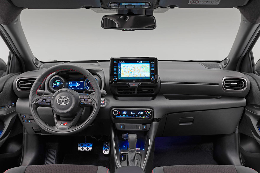 Toyota Yaris GR Sport 2022 (5).jpg