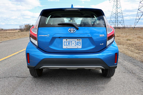 Editorial 2019 toyota prius c technology 12 jm