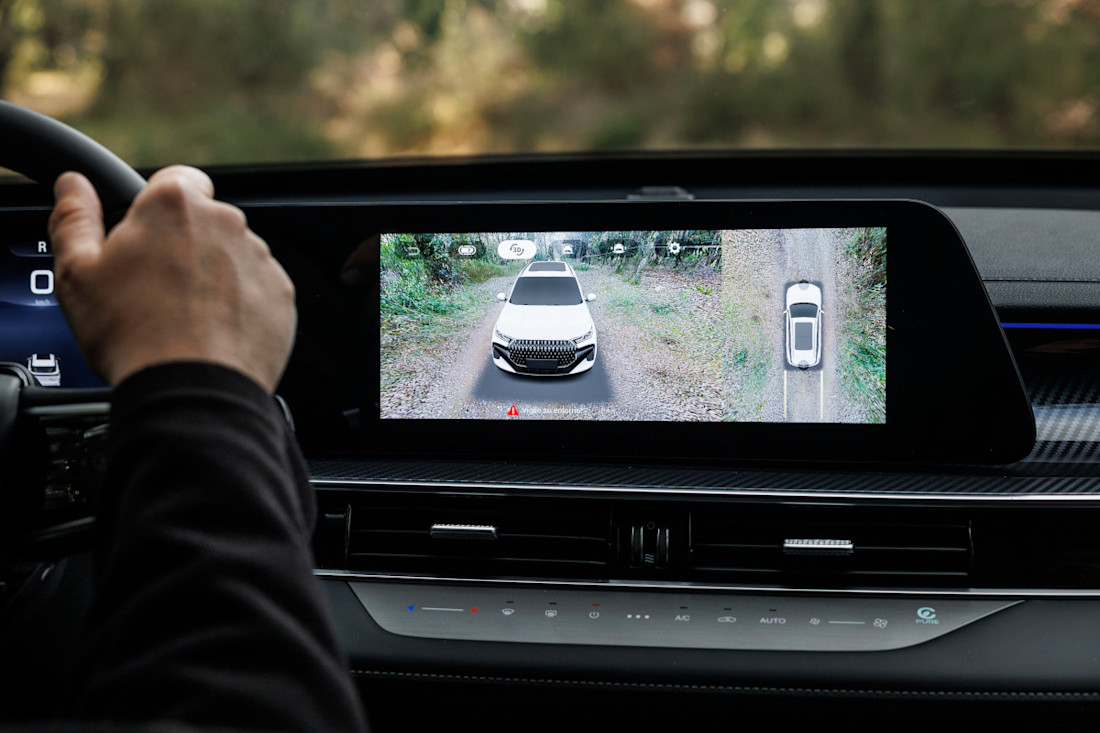 Ebro-S700-2025-interior (1).jpg