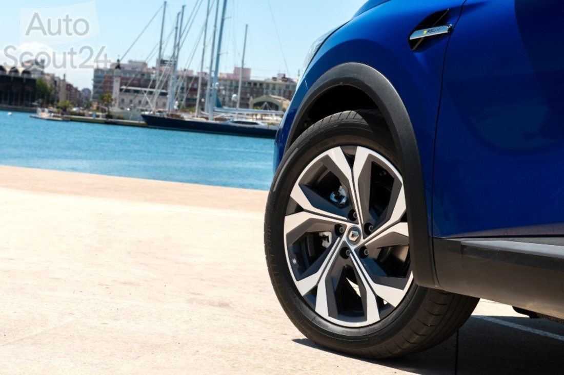 RENAULT_CAPTUR_e-TECH_HYBRID_015 (1).jpg