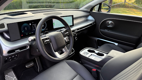 2026 Hyundai Ioniq 9 vs VinFast VF 9 Comparison Test + Video Image