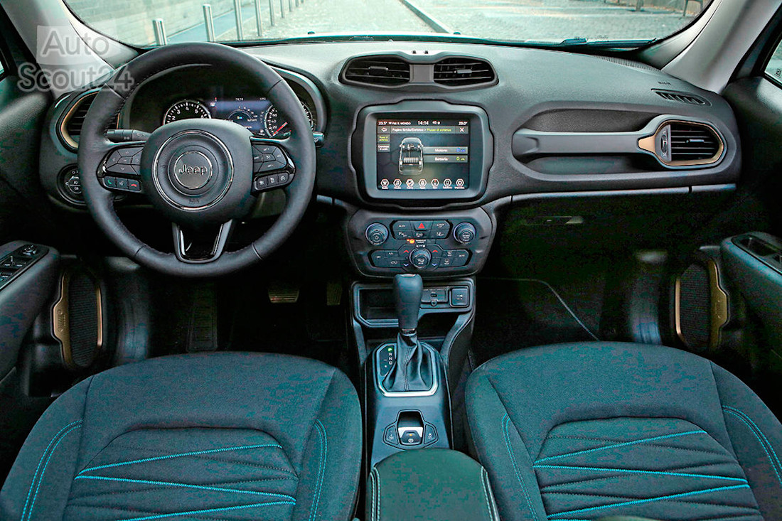 07_Jeep®Renegadee-Hybrid2.jpg