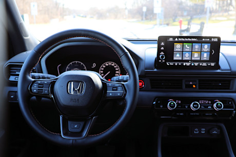 Editorial 2024 honda pilot review interior driver view