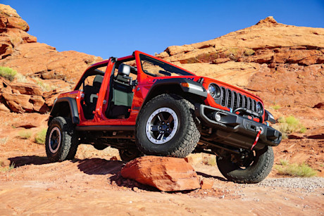 Editorial 2024 jeep wrangler 4xe rubicon fd 230629 02 di