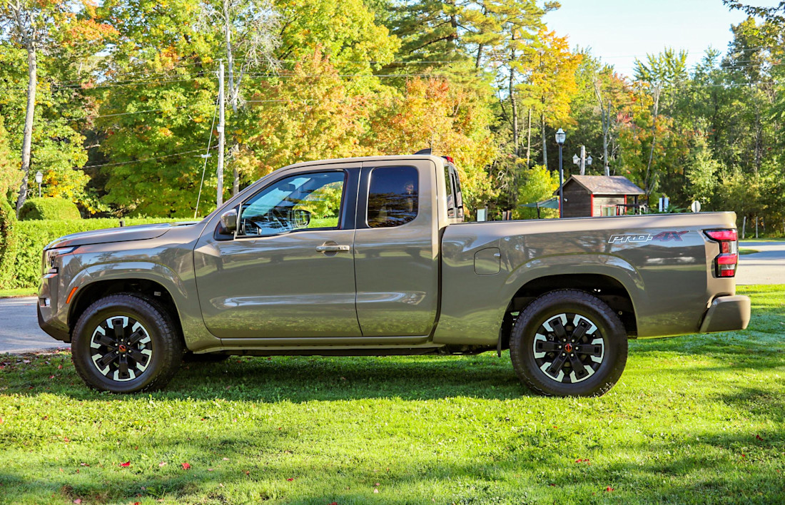 Editorial 2022 nissan frontier king cab 02 jm
