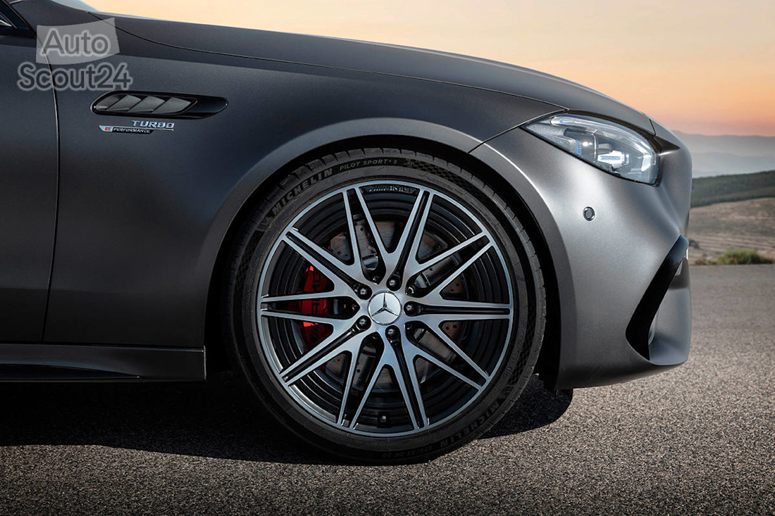 Mercedes-AMG C63 S EPerformance 2022 (40).jpg
