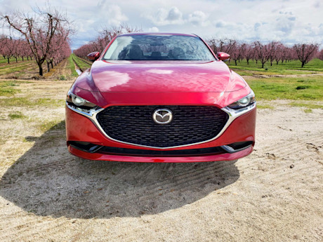 Editorial 2019 mazda3 awd 01 sw