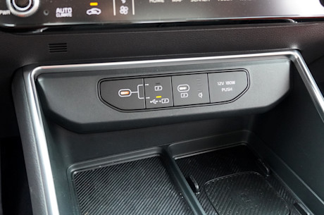 Duel de minifourgonnettes hybrides : la Kia Carnival se frotte à la Toyota Sienna Image