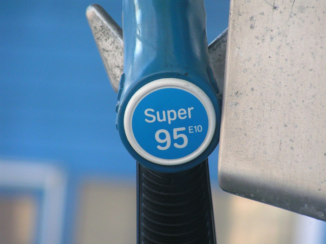 Super E10 verliert seinen Preisvorteil