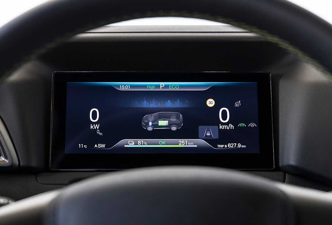 BYD-ATTO-2-2025-interior (8).jpg