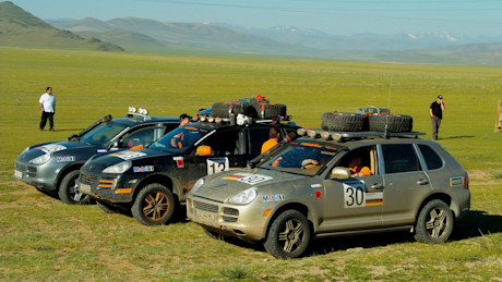 7 Goofy Cars and Design Flops Made by Exotic Automakers Body Image