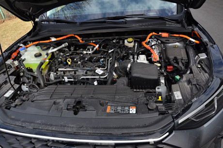 Ford Escape hybride rechargeable 2024 : essai routier Body Image
