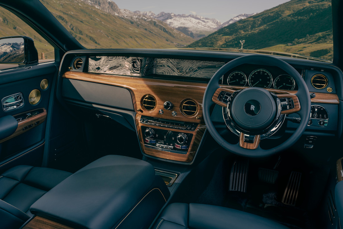 Rolls-Royce-Phantom-Goldfinger-2024 (10).jpg