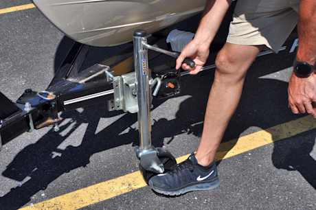 Editorial 02a mb tow stand down lowering crank