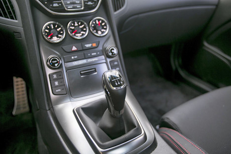 Editorial 2015 hyundai genesis coupe r spec rf 21