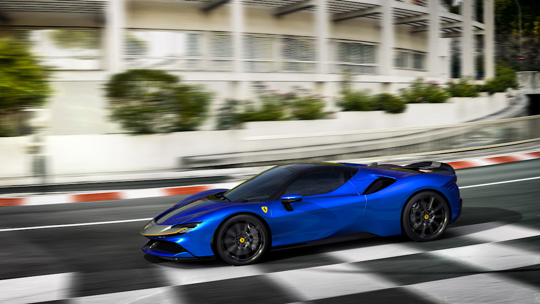 02_SF90_Spider_Assetto_Fiorano_side