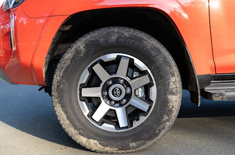 Editorial 2024 toyota 4runner trd off road td 240412 13 jw
