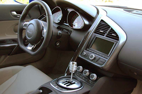 Editorial 2010 audi 52 r8 v10 pw 04