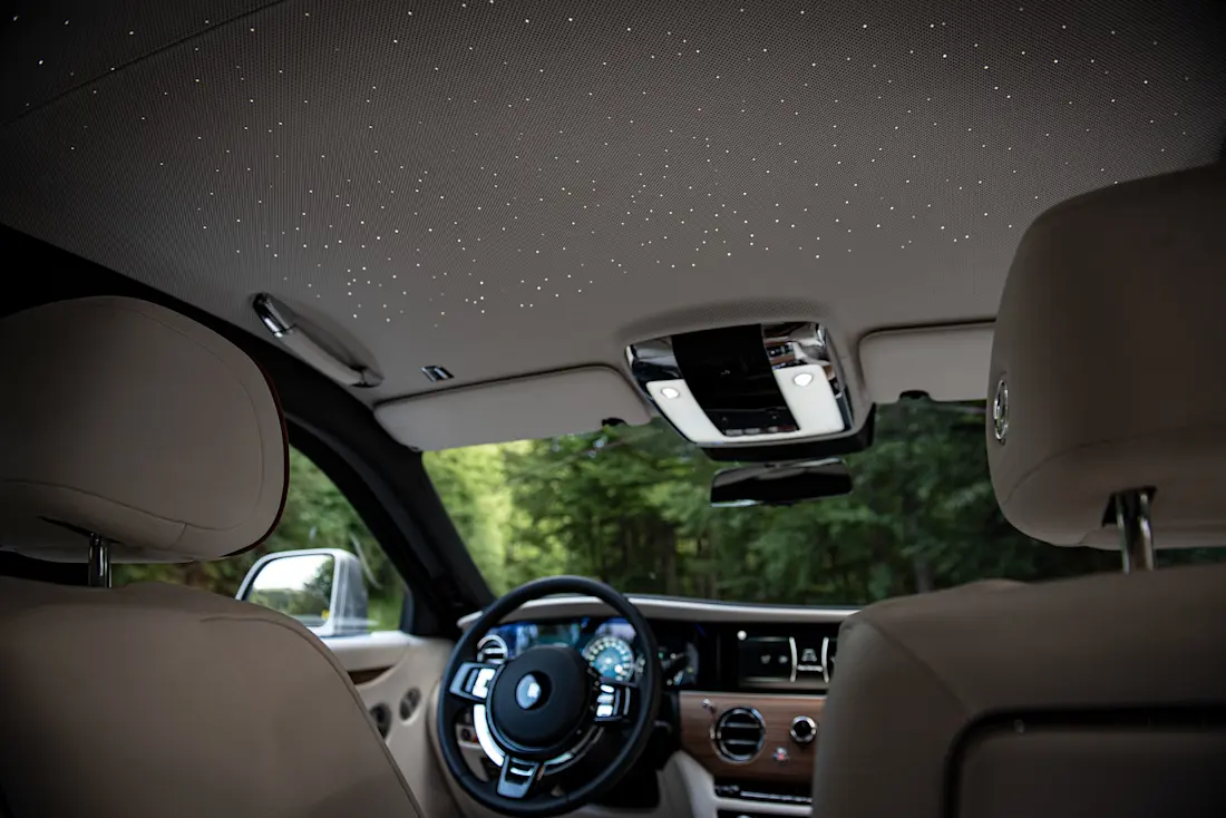 Rolls-Royce-Ghost-Front-Stars