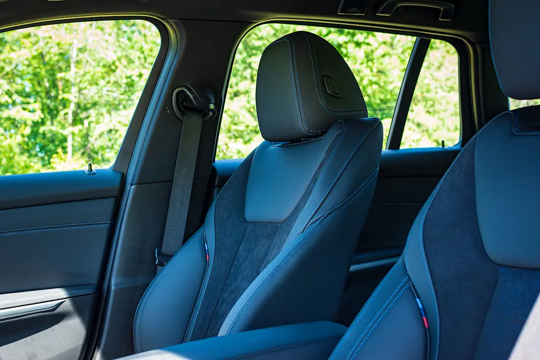 BMW-320d-Touring-2020-Seats