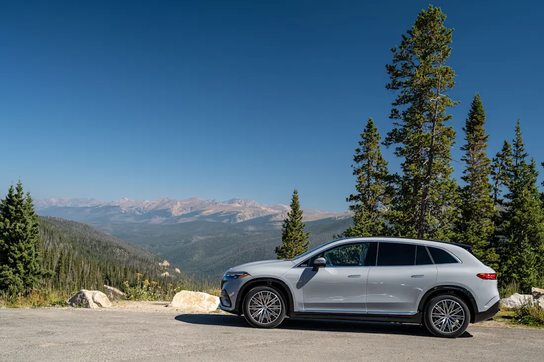Mercedes EQS SUV (2023) statisch, zijaanzicht Mercedes EQS SUV (2023) statisch, zijaanzicht
