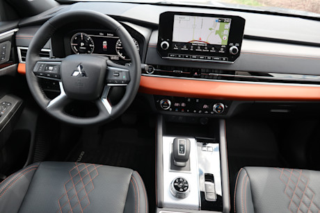 Editorial 2024 mitsubishi outlander phev gt premium 32