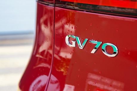Editorial 2022 genesis gv70 35t sport plus awd 22 jl