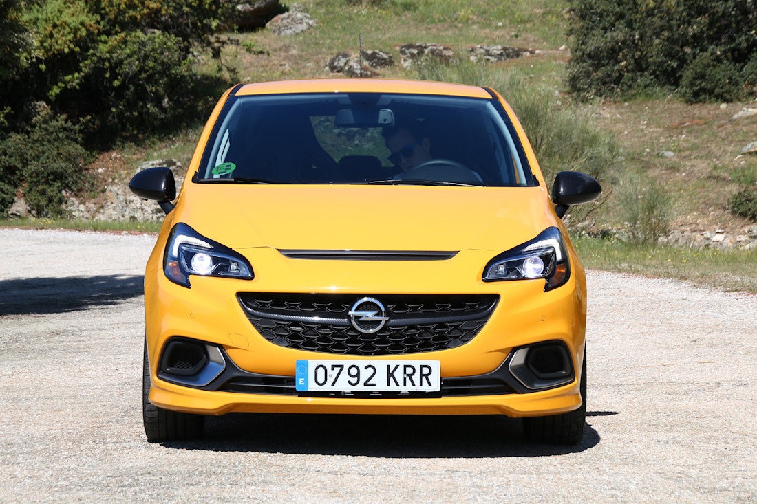 Opel Corsa GSi (22).JPG