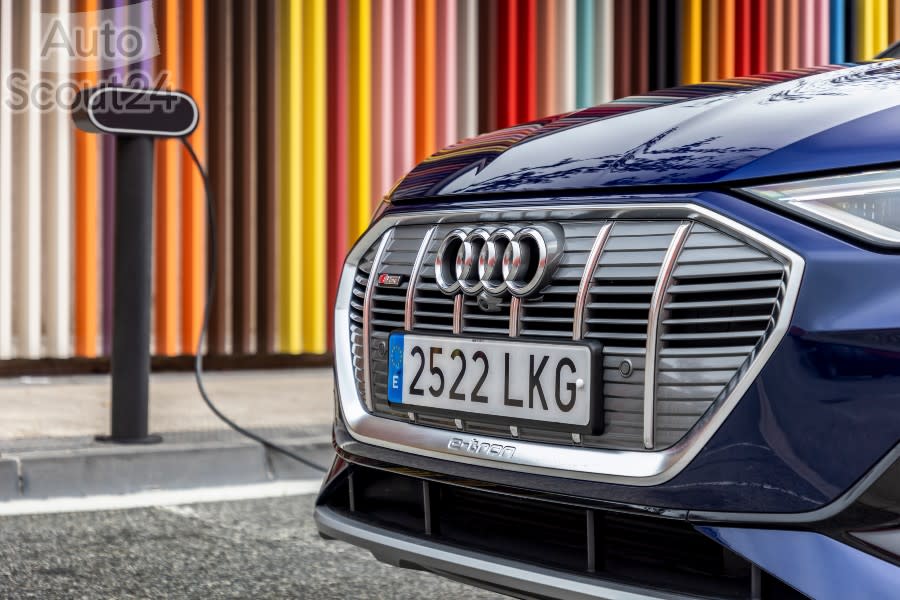 Audi e-tron Sportback alta_128 (1).jpg