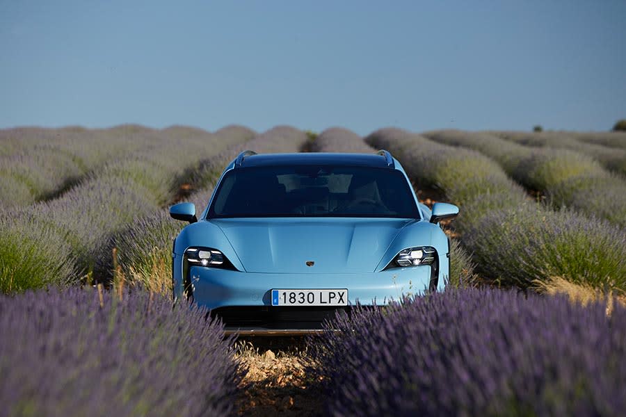 PORSCHE-TAYCAN-CROSS-TURISMO-024.jpg