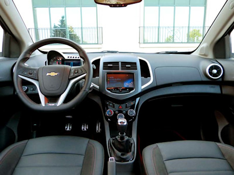 Editorial 2013 chevrolet sonic rs jb 09 13248