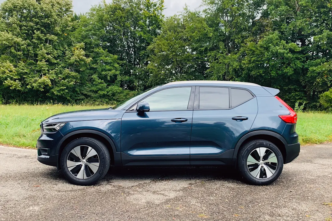 Volvo-XC40-T2-Side