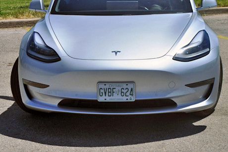 Editorial 2018 tesla model 3 13 mb