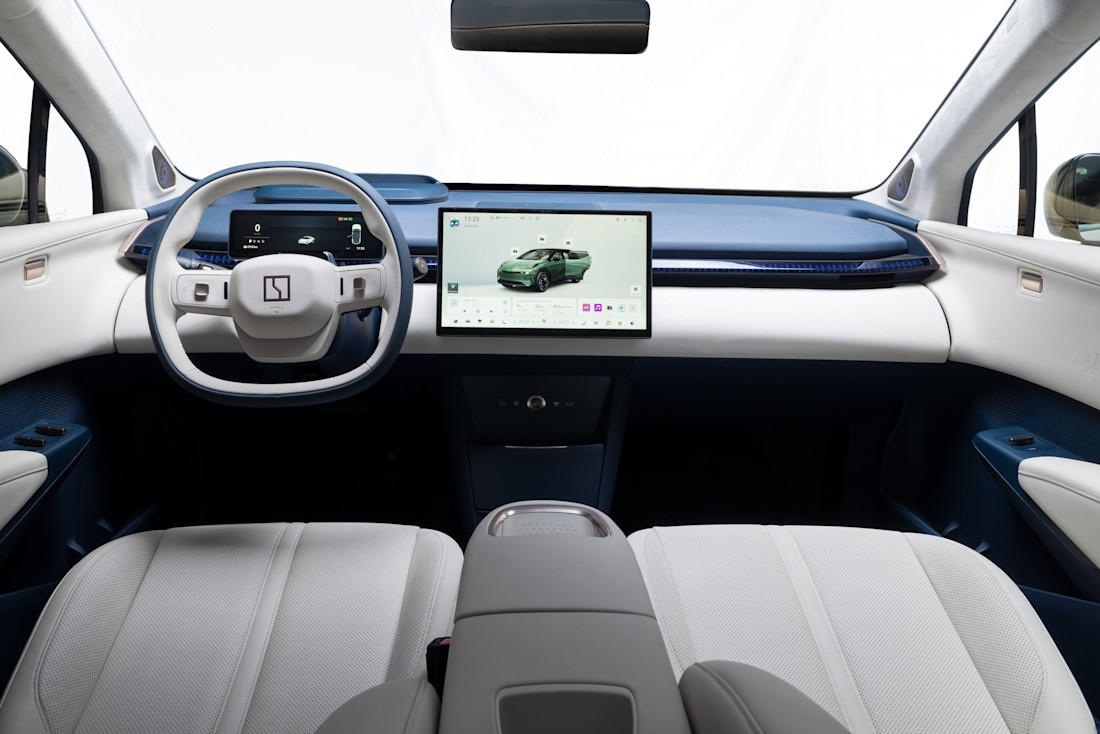 zeekr x interior
