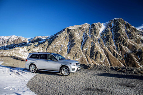 Editorial 2017 mercedes benz gls 500 4matic 01 bm