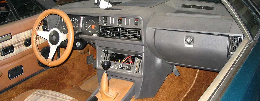 triumph-tr8-l-02