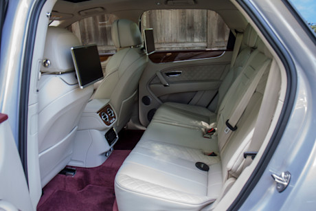 Editorial bentayga hybrid 18