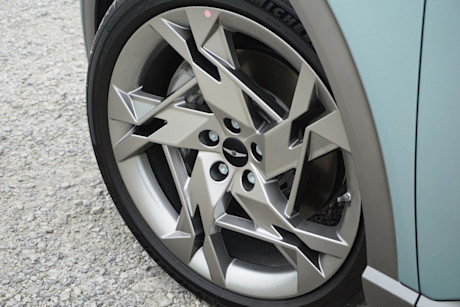 Editorial 2023 genesis gv60 performance awd 08 di