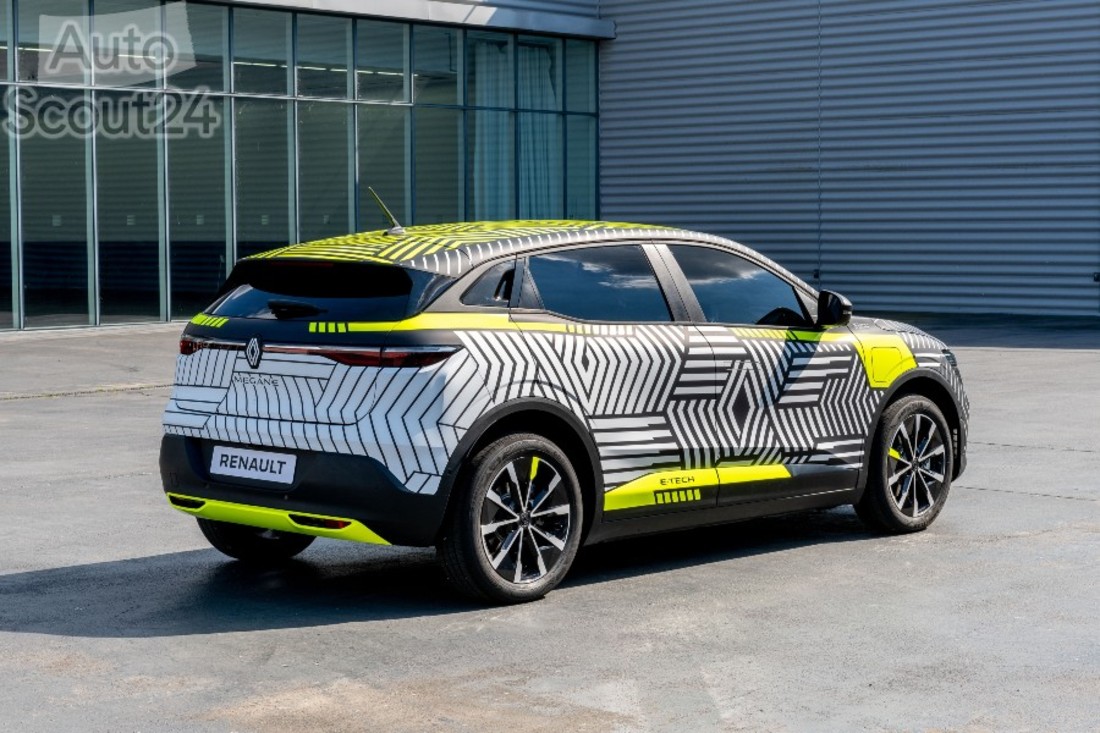 2021__New_Renault_MEGANE_ETECH_Electric_preproduction_5 (1).jpg