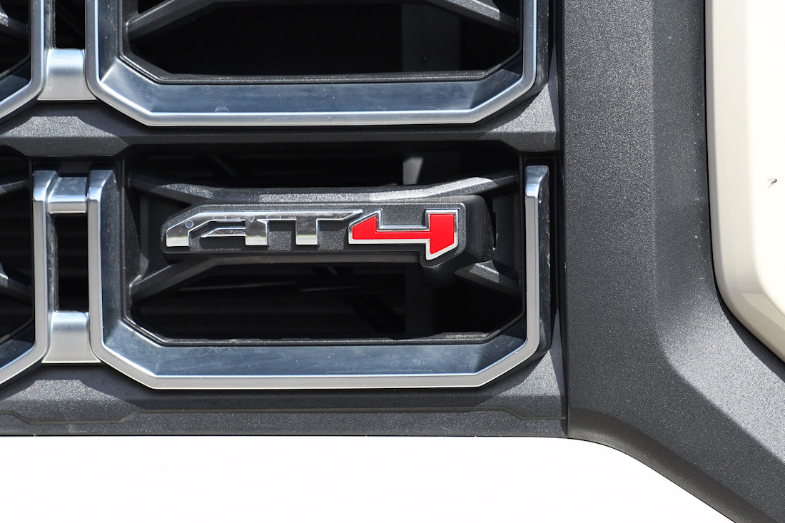2026 GMC Canyon - TD - DR - 260506 - 3.jpg